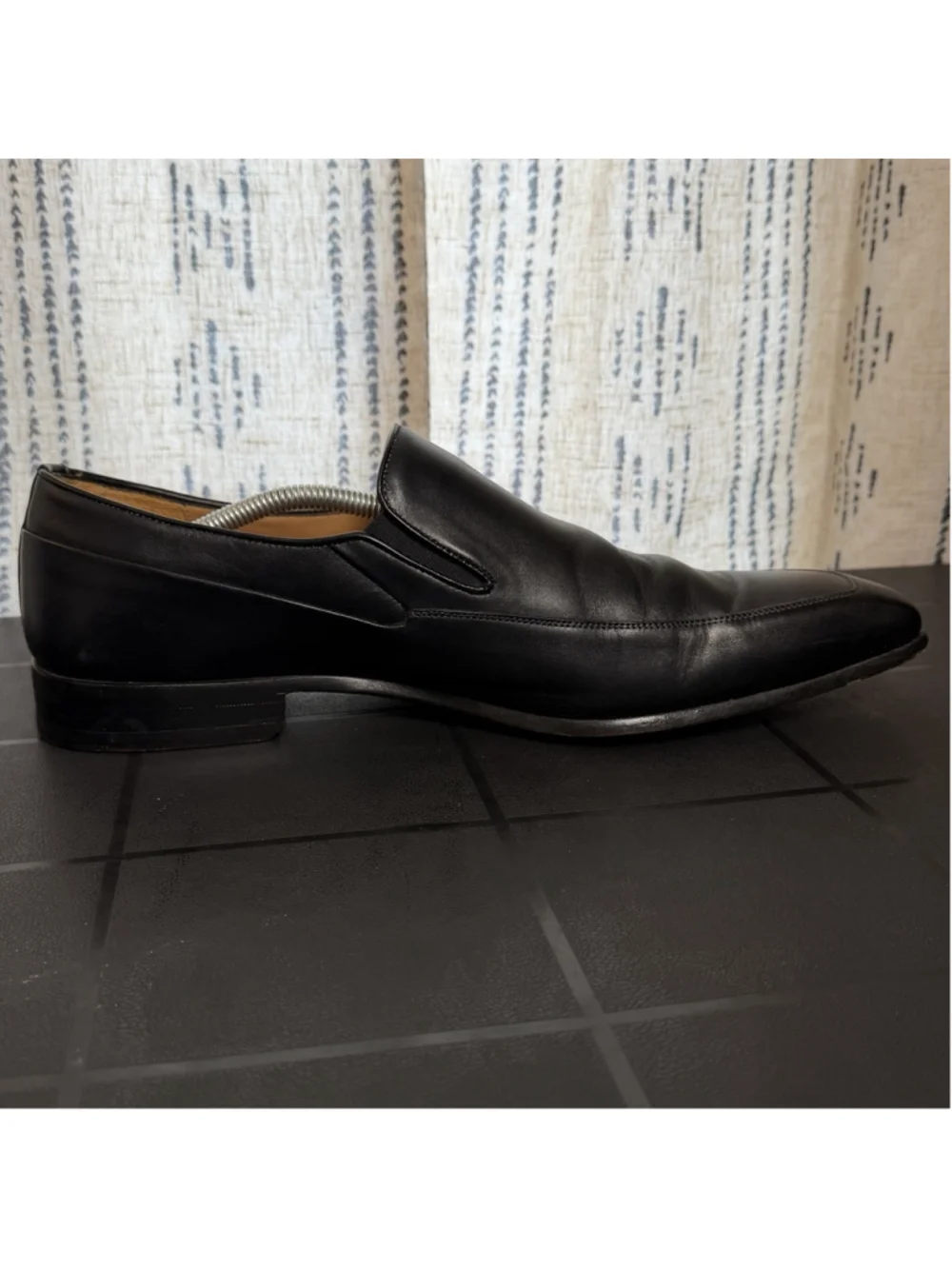 Mezlan sophisticated classic